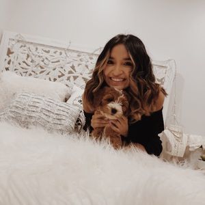 Meet your Posher, Thalia